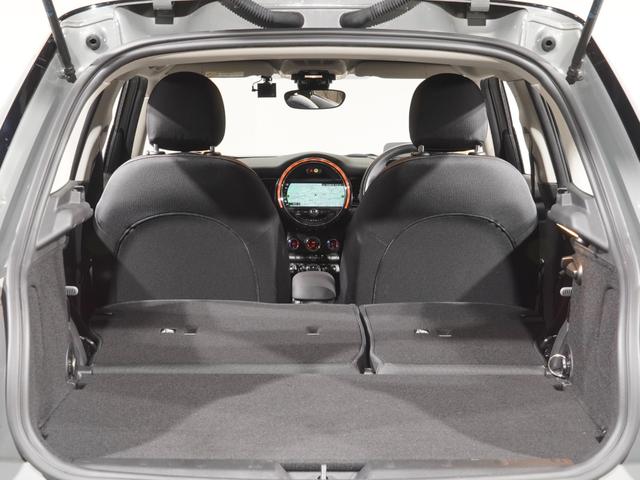 ＭＩＮＩ クーパーＤ　禁煙車　ヘッドアップディスプレイ　パーキングアシスト　バックカメラ　前後障害物センサー　コンフォートアクセス　ストレージコンパートメントパッケージ　純正ナビ　ＥＴＣ　整備付（31枚目）