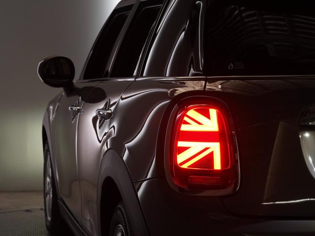 ＭＩＮＩ クーパーＤ　禁煙車　ヘッドアップディスプレイ　パーキングアシスト　バックカメラ　前後障害物センサー　コンフォートアクセス　ストレージコンパートメントパッケージ　純正ナビ　ＥＴＣ　整備付（40枚目）