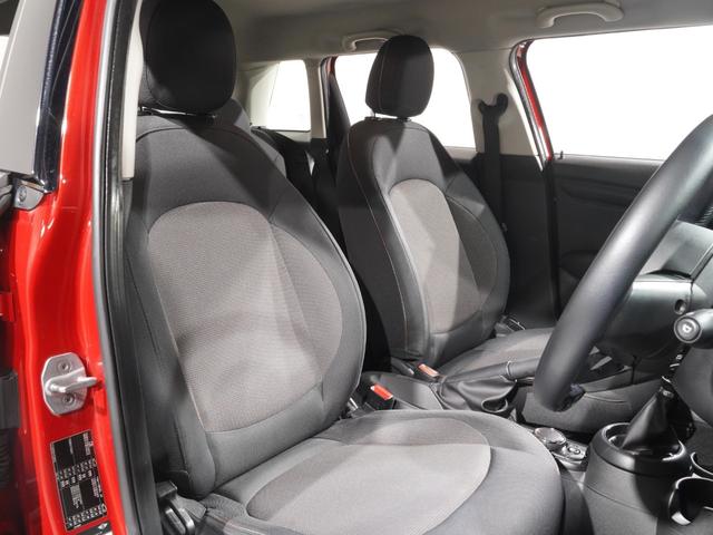 ＭＩＮＩ クーパーＤ　禁煙車　純正ナビ　バックカメラ　リア障害物センサー　レザーステアリング　ＬＥＤヘッドライト　ホワイトターンシグナルライト　ＥＴＣ　整備付（5枚目）