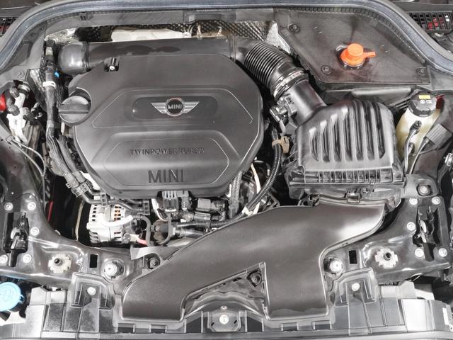 ＭＩＮＩ クーパーＤ　禁煙車　純正ナビ　バックカメラ　リア障害物センサー　レザーステアリング　ＬＥＤヘッドライト　ホワイトターンシグナルライト　ＥＴＣ　整備付（7枚目）