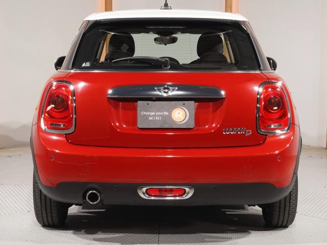 ＭＩＮＩ クーパーＤ　禁煙車　純正ナビ　バックカメラ　リア障害物センサー　レザーステアリング　ＬＥＤヘッドライト　ホワイトターンシグナルライト　ＥＴＣ　整備付（9枚目）