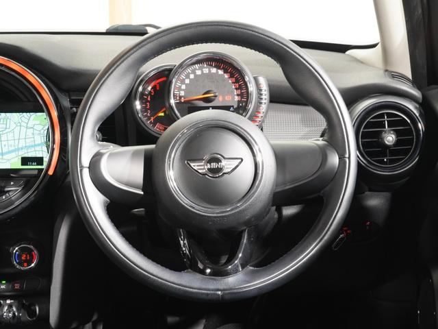 ＭＩＮＩ クーパーＤ　禁煙車　純正ナビ　バックカメラ　リア障害物センサー　レザーステアリング　ＬＥＤヘッドライト　ホワイトターンシグナルライト　ＥＴＣ　整備付（17枚目）
