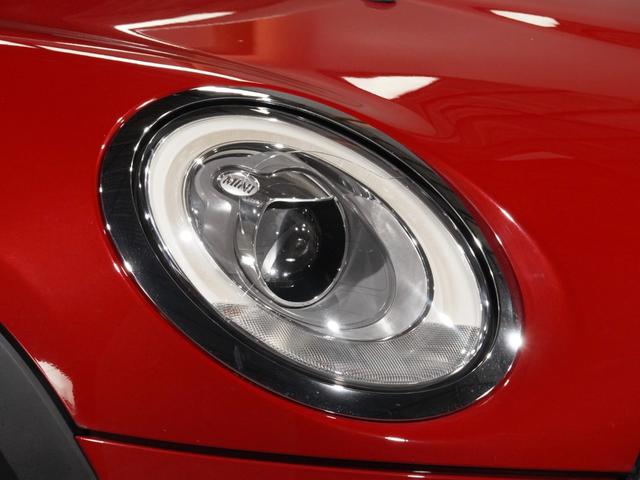 ＭＩＮＩ クーパーＤ　禁煙車　純正ナビ　バックカメラ　リア障害物センサー　レザーステアリング　ＬＥＤヘッドライト　ホワイトターンシグナルライト　ＥＴＣ　整備付（21枚目）