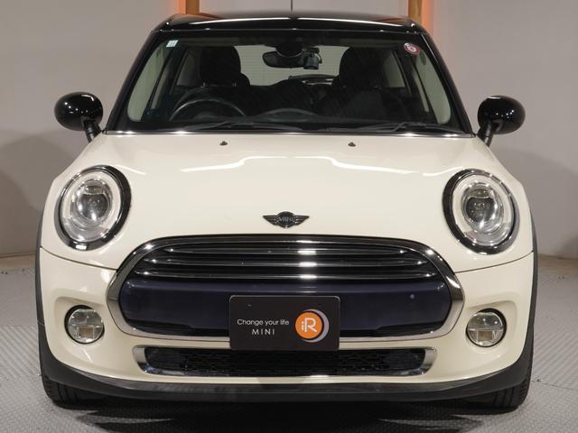MINI クーパー 禁煙車 コンフォートアクセス バックカメラ リア障害物センサー ストレージコンパートメントパッケージ LEDヘッドライト 純正ナビ ETC 整備付(8枚目)