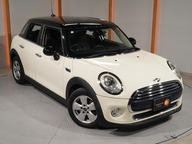 MINI クーパー 禁煙車 コンフォートアクセス バックカメラ リア障害物センサー ストレージコンパートメントパッケージ LEDヘッドライト 純正ナビ ETC 整備付(19枚目)