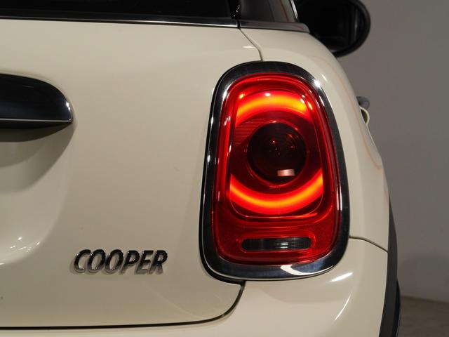 MINI クーパー 禁煙車 コンフォートアクセス バックカメラ リア障害物センサー ストレージコンパートメントパッケージ LEDヘッドライト 純正ナビ ETC 整備付(27枚目)
