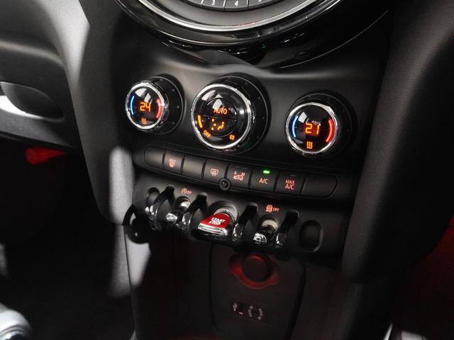 MINI クーパー 禁煙車 コンフォートアクセス バックカメラ リア障害物センサー ストレージコンパートメントパッケージ LEDヘッドライト 純正ナビ ETC 整備付(35枚目)
