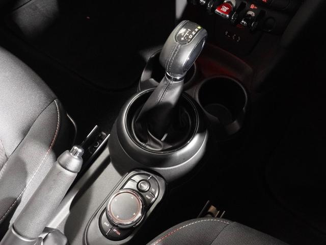 MINI クーパー 禁煙車 コンフォートアクセス バックカメラ リア障害物センサー ストレージコンパートメントパッケージ LEDヘッドライト 純正ナビ ETC 整備付(36枚目)