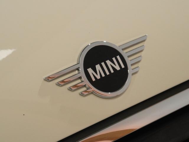 ＭＩＮＩ クーパー　禁煙車　コンフォートアクセス　アシスト　バックカメラ　前後障害物センサー　衝突被害軽減ブレーキ　ＬＥＤヘッドライト　ストレージコンパートメントパッケージ　純正ナビ　ＥＴＣ　整備付（22枚目）