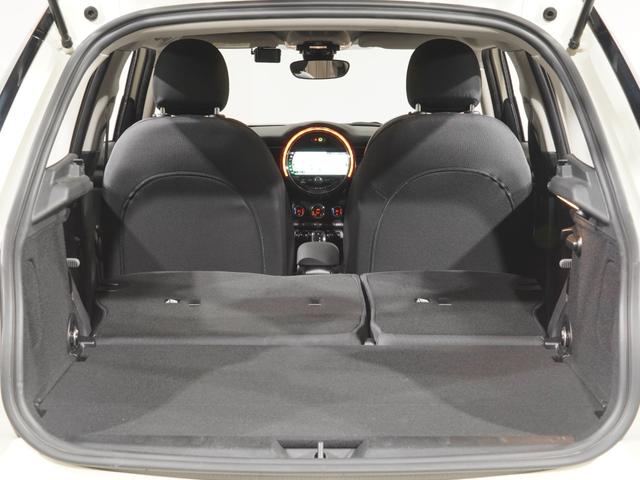 ＭＩＮＩ クーパー　禁煙車　コンフォートアクセス　アシスト　バックカメラ　前後障害物センサー　衝突被害軽減ブレーキ　ＬＥＤヘッドライト　ストレージコンパートメントパッケージ　純正ナビ　ＥＴＣ　整備付（31枚目）