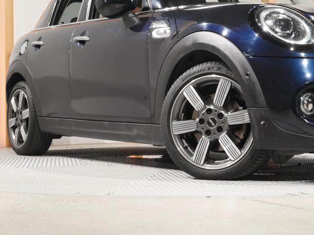ＭＩＮＩ クーパーＳ　６０イヤーズエディション　限定車　禁煙車　ワンオーナー　専用装備　レザーシート　シートヒーター　アクティブクルコン　バックカメラ　前後障害物センサー　パーキングシスト　ドライビングモード　純正ナビ　ＥＴＣ２．０　整備付（20枚目）