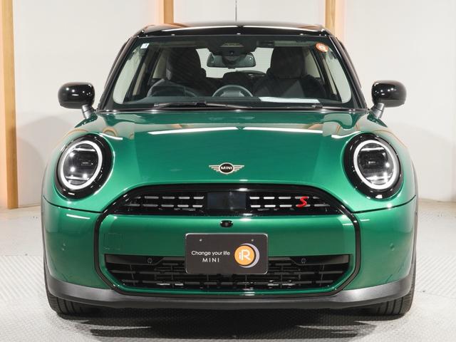 ＭＩＮＩ クーパーＳ　クラシック・トリム　ベスキン／クロス　シート＆ハンドルヒーター　前後カメラ　レーンアシスト　ＡｐｐｌｅＣａｒＰｌａｙ　純正ナビ　ワイヤレスチャージ　ペダル踏み間違い抑制機能　後車衝突警告機能　ＥＴＣ２．０　整備付（9枚目）