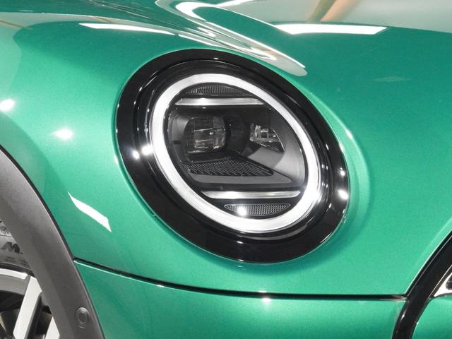 ＭＩＮＩ クーパーＳ　クラシック・トリム　ベスキン／クロス　シート＆ハンドルヒーター　前後カメラ　レーンアシスト　ＡｐｐｌｅＣａｒＰｌａｙ　純正ナビ　ワイヤレスチャージ　ペダル踏み間違い抑制機能　後車衝突警告機能　ＥＴＣ２．０　整備付（22枚目）