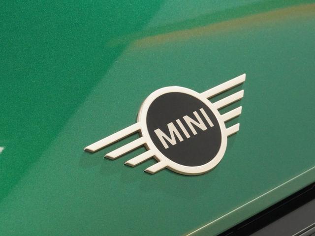 ＭＩＮＩ クーパーＳ　クラシック・トリム　ベスキン／クロス　シート＆ハンドルヒーター　前後カメラ　レーンアシスト　ＡｐｐｌｅＣａｒＰｌａｙ　純正ナビ　ワイヤレスチャージ　ペダル踏み間違い抑制機能　後車衝突警告機能　ＥＴＣ２．０　整備付（23枚目）