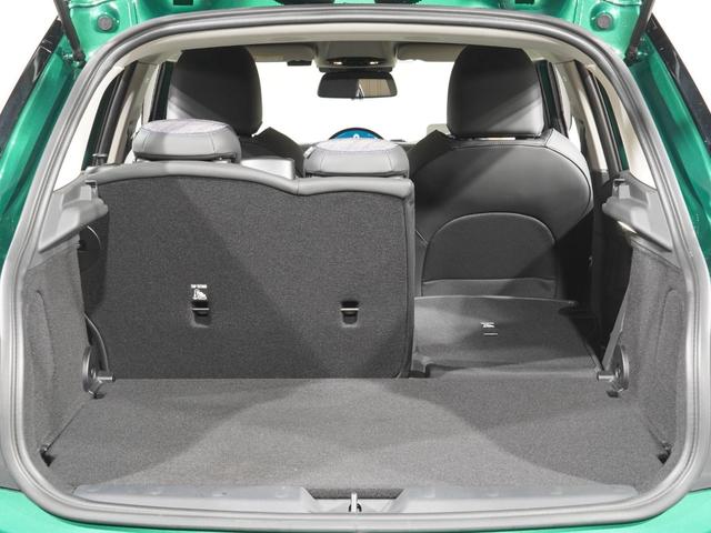 ＭＩＮＩ クーパーＳ　クラシック・トリム　ベスキン／クロス　シート＆ハンドルヒーター　前後カメラ　レーンアシスト　ＡｐｐｌｅＣａｒＰｌａｙ　純正ナビ　ワイヤレスチャージ　ペダル踏み間違い抑制機能　後車衝突警告機能　ＥＴＣ２．０　整備付（32枚目）