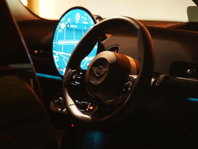 ＭＩＮＩ クーパーＳ　クラシック・トリム　ベスキン／クロス　シート＆ハンドルヒーター　前後カメラ　レーンアシスト　ＡｐｐｌｅＣａｒＰｌａｙ　純正ナビ　ワイヤレスチャージ　ペダル踏み間違い抑制機能　後車衝突警告機能　ＥＴＣ２．０　整備付（46枚目）