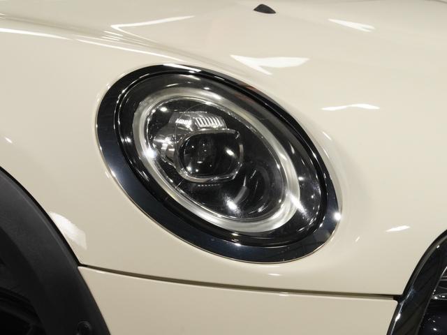 ＭＩＮＩ クーパーＳＤ　バックカメラ　前後障害物センサー　パーキングアシスト　アクティブクルコン　コンフォートアクセス　ストレージコンパートメントパッケージ　ＣＡＢＡＮＡカバー　純正ナビ　ＥＴＣ２．０　整備付（21枚目）