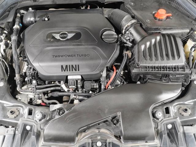 ＭＩＮＩ クーパーＳＤ　禁煙車　ワンオーナー　Ｙｏｕｒｓ　レザーシート／アルミホイール　シートヒーター　パーキングアシスト　バックカメラ　前後障害物センサー　アクティブクルコン　純正ナビ　ＥＴＣ２．０　整備付（7枚目）