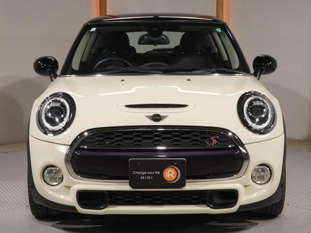 ＭＩＮＩ クーパーＳＤ　禁煙車　ワンオーナー　Ｙｏｕｒｓ　レザーシート／アルミホイール　シートヒーター　パーキングアシスト　バックカメラ　前後障害物センサー　アクティブクルコン　純正ナビ　ＥＴＣ２．０　整備付（8枚目）
