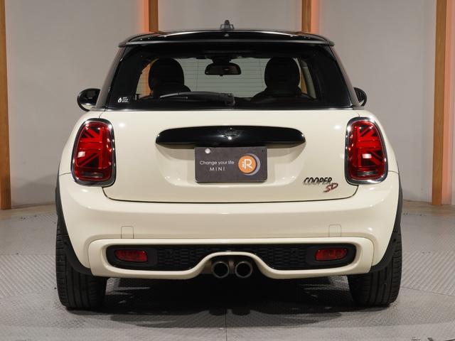 ＭＩＮＩ クーパーＳＤ　禁煙車　ワンオーナー　Ｙｏｕｒｓ　レザーシート／アルミホイール　シートヒーター　パーキングアシスト　バックカメラ　前後障害物センサー　アクティブクルコン　純正ナビ　ＥＴＣ２．０　整備付（9枚目）