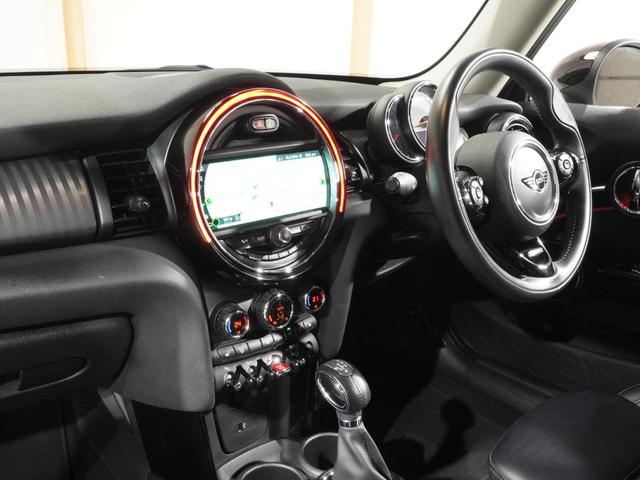 ＭＩＮＩ クーパーＳＤ　禁煙車　ワンオーナー　Ｙｏｕｒｓ　レザーシート／アルミホイール　シートヒーター　パーキングアシスト　バックカメラ　前後障害物センサー　アクティブクルコン　純正ナビ　ＥＴＣ２．０　整備付（18枚目）