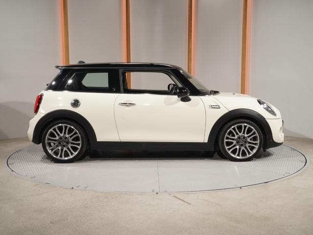 ＭＩＮＩ クーパーＳＤ　禁煙車　ワンオーナー　Ｙｏｕｒｓ　レザーシート／アルミホイール　シートヒーター　パーキングアシスト　バックカメラ　前後障害物センサー　アクティブクルコン　純正ナビ　ＥＴＣ２．０　整備付（23枚目）