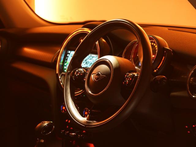 ＭＩＮＩ クーパーＳＤ　禁煙車　ワンオーナー　Ｙｏｕｒｓ　レザーシート／アルミホイール　シートヒーター　パーキングアシスト　バックカメラ　前後障害物センサー　アクティブクルコン　純正ナビ　ＥＴＣ２．０　整備付（40枚目）