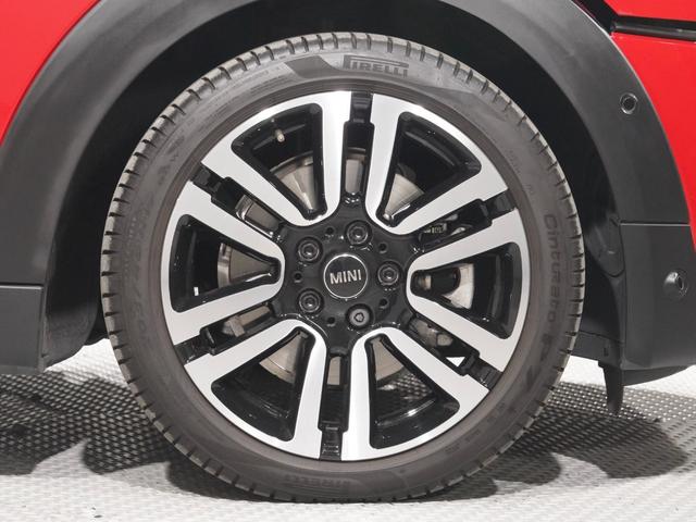 ＭＩＮＩ クーパーＳ　禁煙車　レザーシート　シートヒーター　ｈａｒｍａｎ／ｋａｒｄｏｎ　ヘッドアップディスプレイ　バックカメラ　前後障害物センサー　パーキングアシスト　純正ナビ　ＥＴＣ２．０　整備付（11枚目）