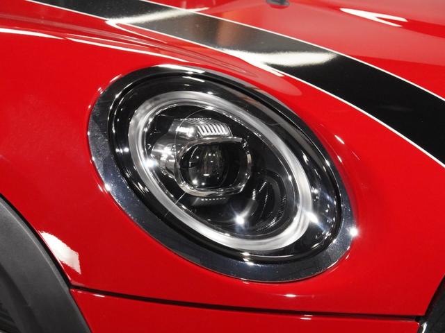ＭＩＮＩ クーパーＳ　禁煙車　レザーシート　シートヒーター　ｈａｒｍａｎ／ｋａｒｄｏｎ　ヘッドアップディスプレイ　バックカメラ　前後障害物センサー　パーキングアシスト　純正ナビ　ＥＴＣ２．０　整備付（20枚目）