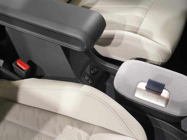 MINI クーパーS フェイバリット・トリム 禁煙車 ワンオーナー Mパッケージ ベスキン/ベージュ シート&ハンドルヒーター 前後カメラ AppleCarPlay 純正ナビ ワイヤレスチャージ レーンキープアシスト ETC2.0 整備付(46枚目)
