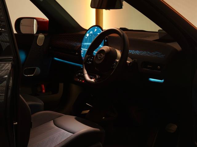 MINI JCW E ジョン・クーパー・ワークス・トリム 禁煙車 ベスキン/コード シート&ハンドルヒーター 電動シート ガラスサンルーフ harman/kardon 前後カメラ AppleCarPlay ペダル踏み間違い抑制機能 ETC2.0 整備付(49枚目)