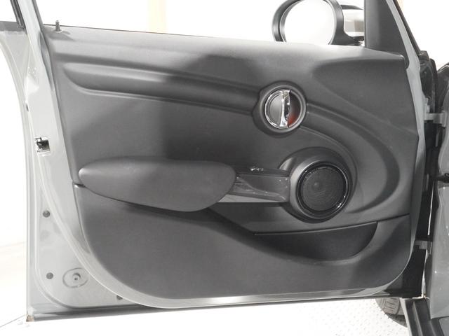 ＭＩＮＩ クーパー　禁煙車　レザレットシート　シートヒーター　ヘッドアップディスプレイ　パーキングアシスト　バックカメラ　前後障害物センサー　コンフォートアクセス　ＬＥＤヘッドライト　ＥＴＣ　整備付（14枚目）