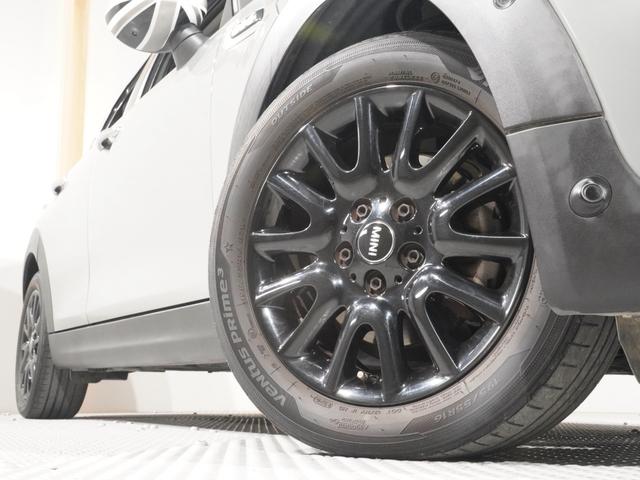 ＭＩＮＩ クーパー　禁煙車　レザレットシート　シートヒーター　ヘッドアップディスプレイ　パーキングアシスト　バックカメラ　前後障害物センサー　コンフォートアクセス　ＬＥＤヘッドライト　ＥＴＣ　整備付（20枚目）