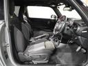 ジョンクーパーワークス　禁煙車　アクティブクルコン　バックカメラ　リア障害物センサー　コンフォートアクセス　衝突軽減ブレーキ　ヘッドアップディスプレイ　ストレージコンパートメントパッケージ　純正ナビ　ＥＴＣ２．０　整備付（13枚目）