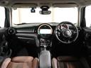 ＭＩＮＩ クーパーＤ　６０イヤーズエディション　限定車　禁煙車　専用装備　レザーシート　シートヒーター　クルコン　パーキングアシスト　コンフォートアクセス　バックカメラ　前後障害物センサー　ＬＥＤヘッドライト／フォグランプ　ＥＴＣ　整備付（4枚目）