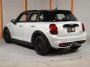 クーパーＳＤ　禁煙車　ヘッドアップディスプレイ　ＡｐｐｌｅＣａｒＰｌａｙ　ワイヤレスチャージ　純正ナビ　パーキングアシスト　リアカメラ　前後障害物センサー　アクティブクルコン　ドライビングモード　ＥＴＣ２．０整備付（10枚目）