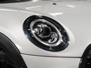 クーパーＳＤ　禁煙車　ヘッドアップディスプレイ　ＡｐｐｌｅＣａｒＰｌａｙ　ワイヤレスチャージ　純正ナビ　パーキングアシスト　リアカメラ　前後障害物センサー　アクティブクルコン　ドライビングモード　ＥＴＣ２．０整備付（21枚目）