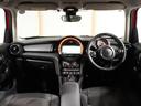 MINI クーパー 禁煙車 ワンオーナー コンフォートアクセス パーキングアシスト バックカメラ 前後障害物センサー LEDヘッドライト/フォグランプ ストレージコンパートメントパッケージ 純正ナビ ETC 整備付(4枚目)