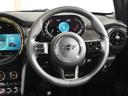 クーパーＳ　レゾリュート・エディション　限定車　禁煙車ワンオーナー　専用装備　クロス／レザレット／ヒーター　クルコン　ＡｐｐｌｅＣａｒＰｌａｙ　ワイヤレスチャージ　ヘッドアップディスプレイ　バックカメラ　障害物センサー　ＥＴＣ２．０　整備付（17枚目）