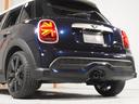 クーパーＳ　レゾリュート・エディション　限定車　禁煙車ワンオーナー　専用装備　クロス／レザレット／ヒーター　クルコン　ＡｐｐｌｅＣａｒＰｌａｙ　ワイヤレスチャージ　ヘッドアップディスプレイ　バックカメラ　障害物センサー　ＥＴＣ２．０　整備付（27枚目）