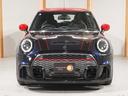 ＭＩＮＩ ジョンクーパーワークス　ジョンクーパーワークストリム　禁煙車　ワンオーナー　ハーフレザーシート　シートヒーター　ヘッドアップディスプレイ　アクティブクルコン　パーキングアシスト　バックカメラ　前後障害物センサー　純正ナビ　ＥＴＣ２．０　整備付（8枚目）