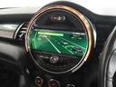 クーパーＳ　６０イヤーズエディション　限定車　禁煙車　ワンオーナー　専用装備　レザーシート　シートヒーター　アクティブクルコン　バックカメラ　前後障害物センサー　パーキングシスト　ドライビングモード　純正ナビ　ＥＴＣ２．０　整備付（36枚目）