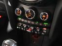 クーパーＳ　６０イヤーズエディション　限定車　禁煙車　ワンオーナー　専用装備　レザーシート　シートヒーター　アクティブクルコン　バックカメラ　前後障害物センサー　パーキングシスト　ドライビングモード　純正ナビ　ＥＴＣ２．０　整備付（37枚目）