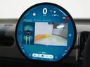 ＭＩＮＩ クーパーＣ　フェイバリット・トリム　禁煙車　ベスキン／ベージュ　シート＆ハンドルヒーター　Ｍパッケージ　ＡｐｌｌｅＣａｒＰｌａｙ　純正ナビ　ワイヤレスチャージ　バックカメラ　前後障害物センサー　ＥＴＣ２．０　整備付（6枚目）