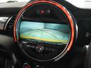 ＭＩＮＩ クーパーＳ　禁煙車　ＪＣＷレザーステアリング　クルコン　ドライビングモード　コンフォートアクセス　ストレージコンパートメントパッケージ　バックカメラ　純正ナビ　ＥＴＣ２．０　整備付（6枚目）