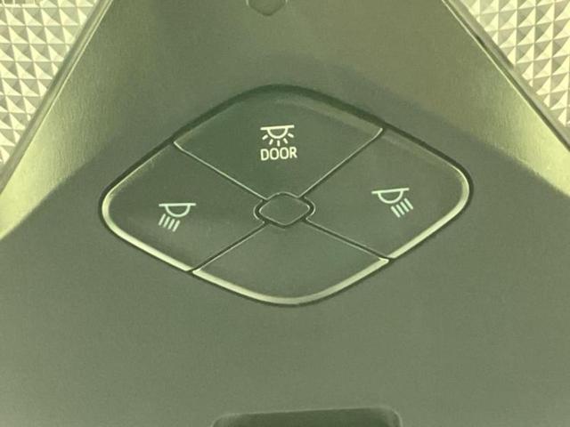 ＷＥＣＡＲＳの展示場では実際に見て、触ってお車をお選びいただけます！知識の豊富な営業スタッフが様々なカーライフをご提案いたします！