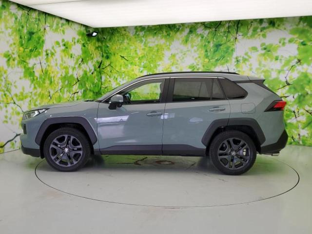 ＲＡＶ４ ４ＷＤアドベンチャー　サンルーフ／保証書／ディスプレイオーディオ＋ナビ１０インチ／デジタルインナーミラー／トヨタセーフティセンス／シートヒーター　前席／車線逸脱防止支援システム／シート　合皮　衝突被害軽減システム　４ＷＤ（2枚目）