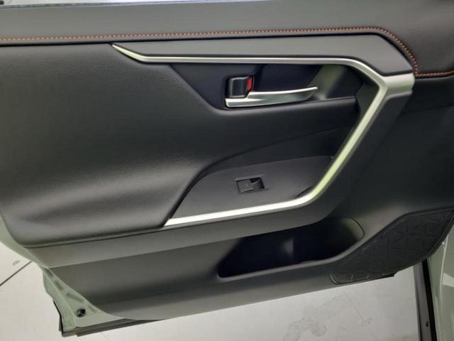 ＲＡＶ４ ４ＷＤアドベンチャー　サンルーフ／保証書／ディスプレイオーディオ＋ナビ１０インチ／デジタルインナーミラー／トヨタセーフティセンス／シートヒーター　前席／車線逸脱防止支援システム／シート　合皮　衝突被害軽減システム　４ＷＤ（22枚目）