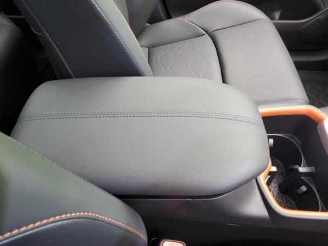 ＲＡＶ４ ４ＷＤアドベンチャー　サンルーフ／保証書／ディスプレイオーディオ＋ナビ１０インチ／デジタルインナーミラー／トヨタセーフティセンス／シートヒーター　前席／車線逸脱防止支援システム／シート　合皮　衝突被害軽減システム　４ＷＤ（35枚目）