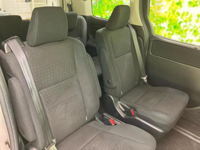 ヴォクシー ハイブリッドＶ　新品タイヤ／純正　９インチ　ＳＤナビ／衝突安全装置／両側電動スライドドア／シートヒーター／車線逸脱防止支援システム／パーキングアシスト　バックガイド／ヘッドランプ　ＬＥＤ　衝突被害軽減システム　禁煙車（5枚目）